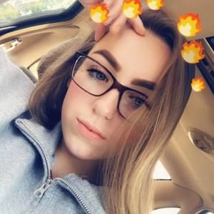 Meet your Posher, Yasmine